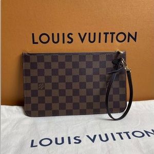 Authentic Louis Vuitton Neverfull MM pouch